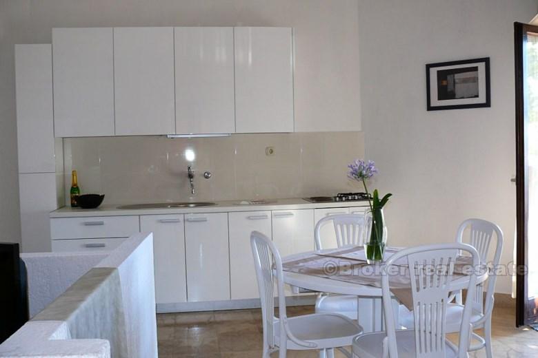 Bella villa sul lungomare, in vendita