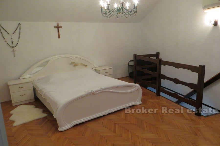 Autochtoniczny kamienny dom