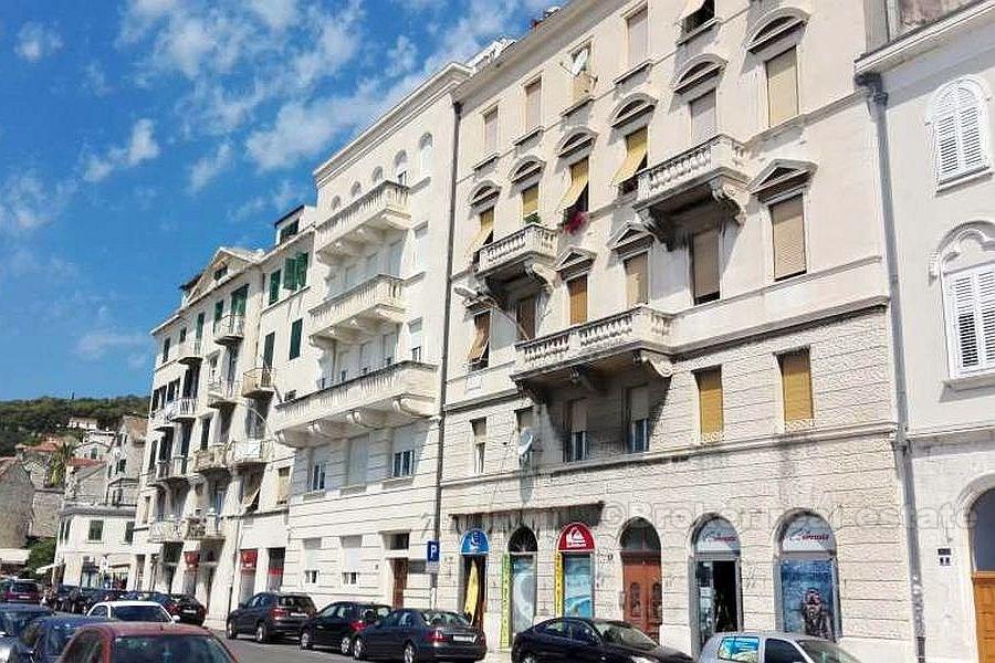 Wygodny apartament, na sprzedaż