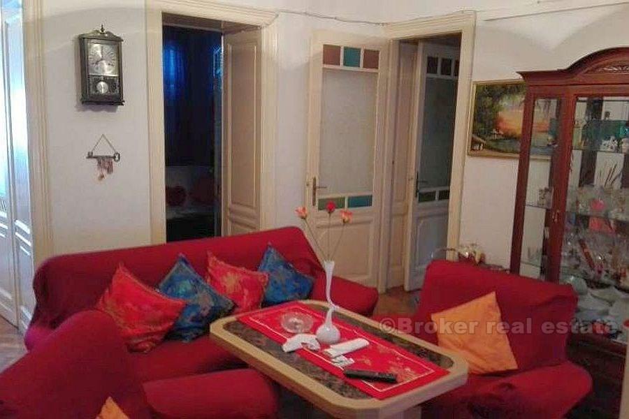 Wygodny apartament, na sprzedaż