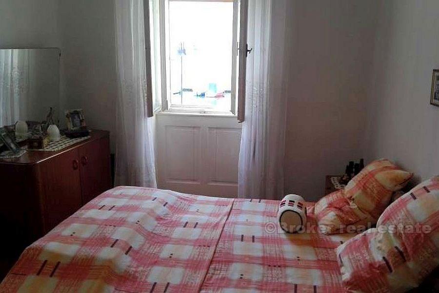 Wygodny apartament, na sprzedaż