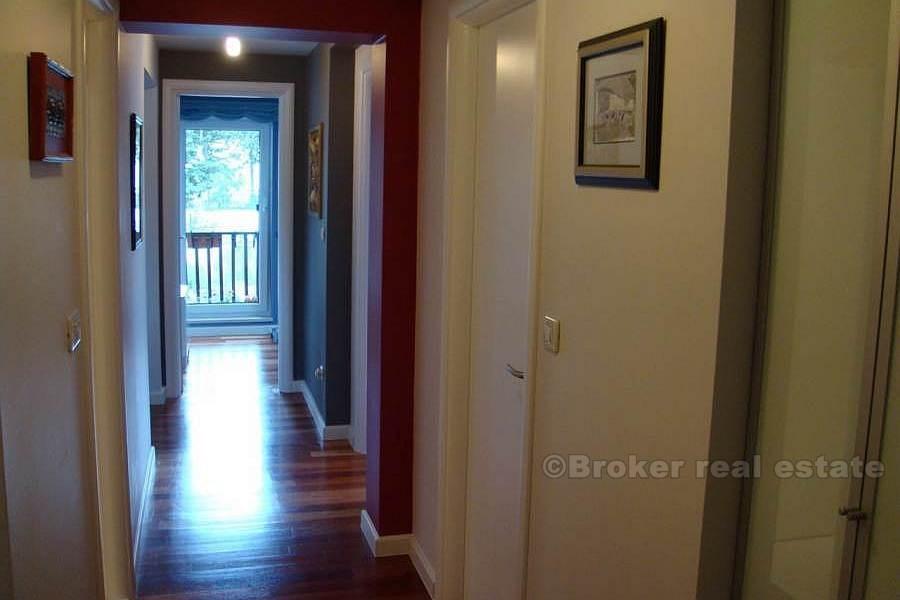 Fire roms leilighet, til salgs