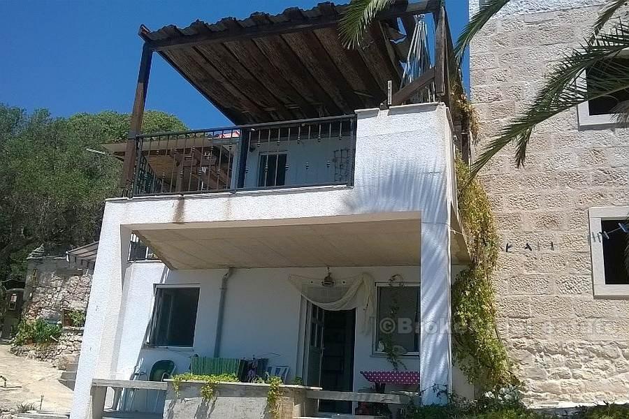 Dvoupodlažní dům na prodej