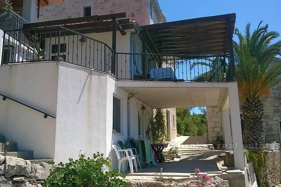 Двухэтажный дом, на продажу