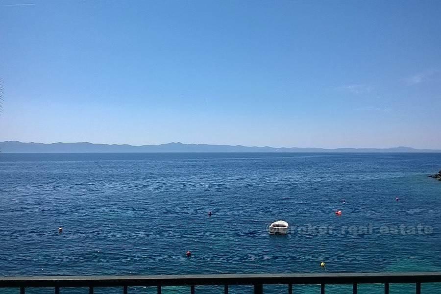 Двухэтажный дом, на продажу