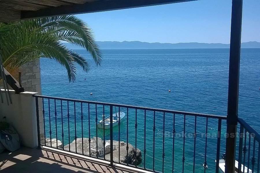 Двухэтажный дом, на продажу