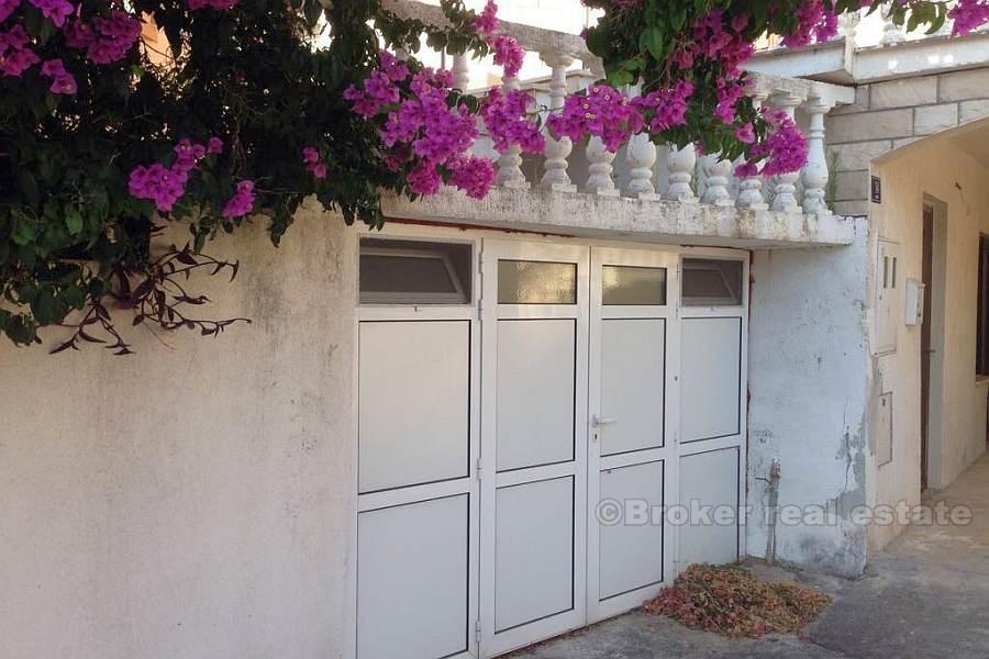 Lägenhet hus, till salu