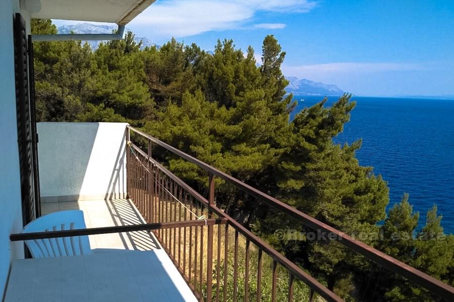 Casa a tre piani, in vendita