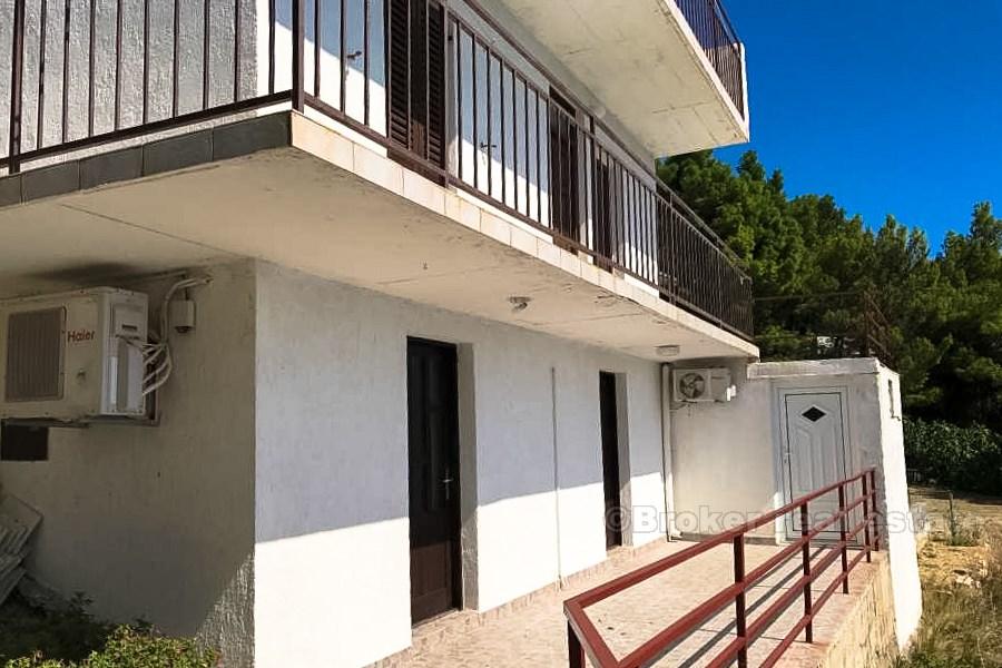 Casa a tre piani, in vendita