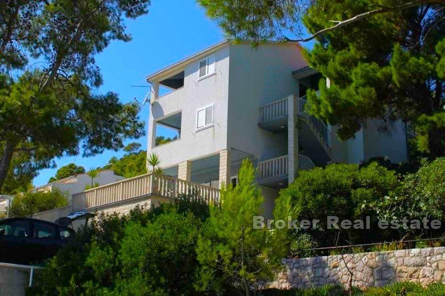 Hus første rad til sjøen