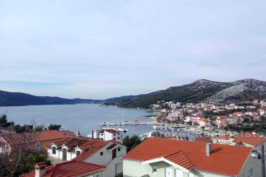 Dva menší byty, 45m2 každý, k prodeji