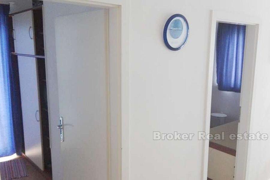 Dva menší byty, 45m2 každý, k prodeji