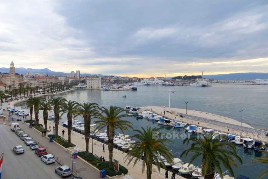 Centrum, lägenhet i en unik position, till salu