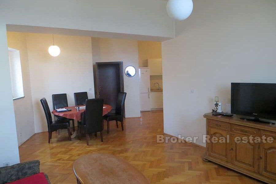 Centar, apartman na jedinstvenoj poziciji, na prodaju