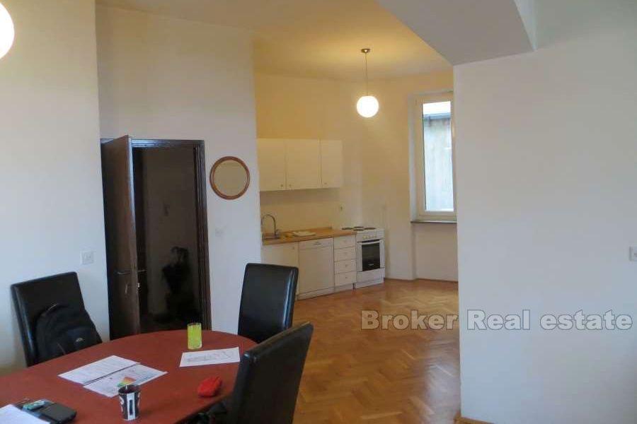 Centar, apartman na jedinstvenoj poziciji, na prodaju