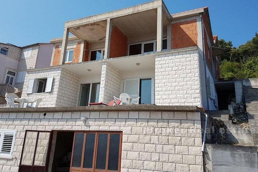 Casa con vista mare, in vendita