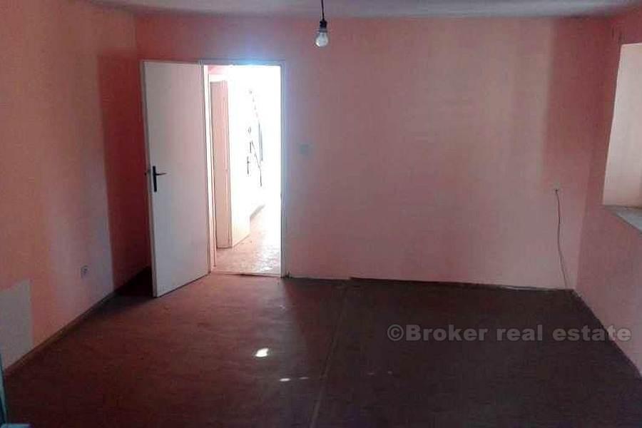 Casa in pietra, in vendita