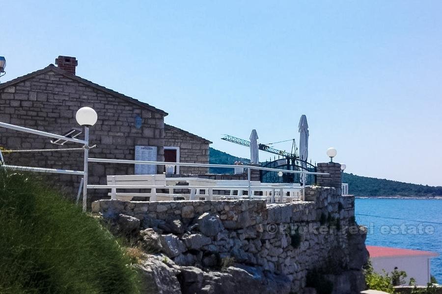 Stone house with sea view, for sale