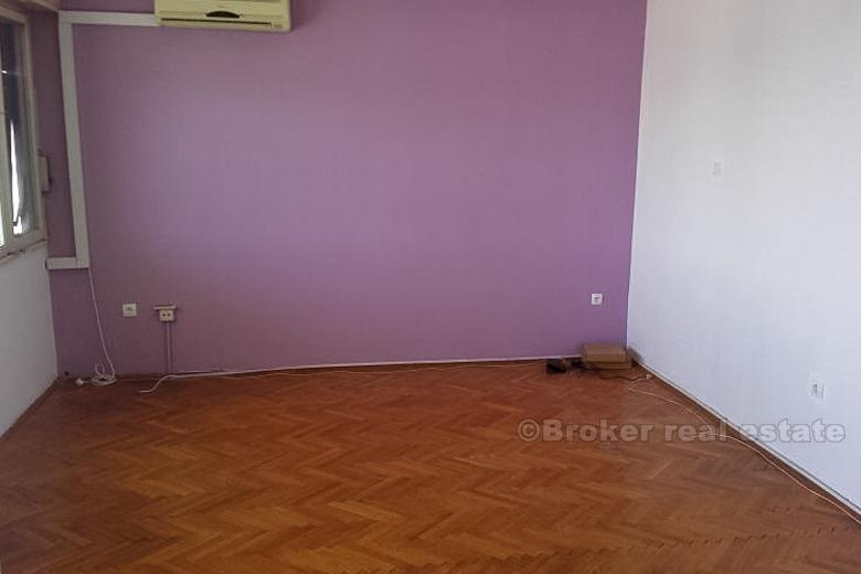 Flat at great location, waterfront, for sale