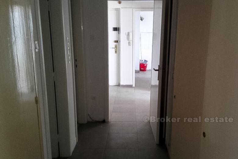 Flat at great location, waterfront, for sale