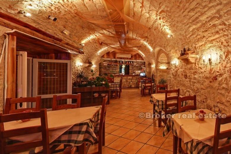 Restauracja w pierwszym rzędzie do morza, na sprzedaż