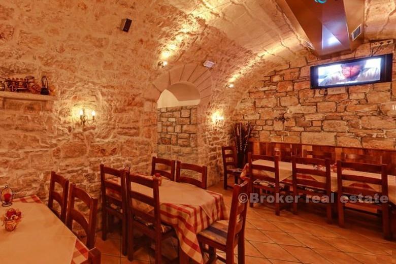 Restauracja w pierwszym rzędzie do morza, na sprzedaż