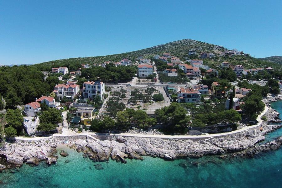 Bygg land nær sjøen, til salgs