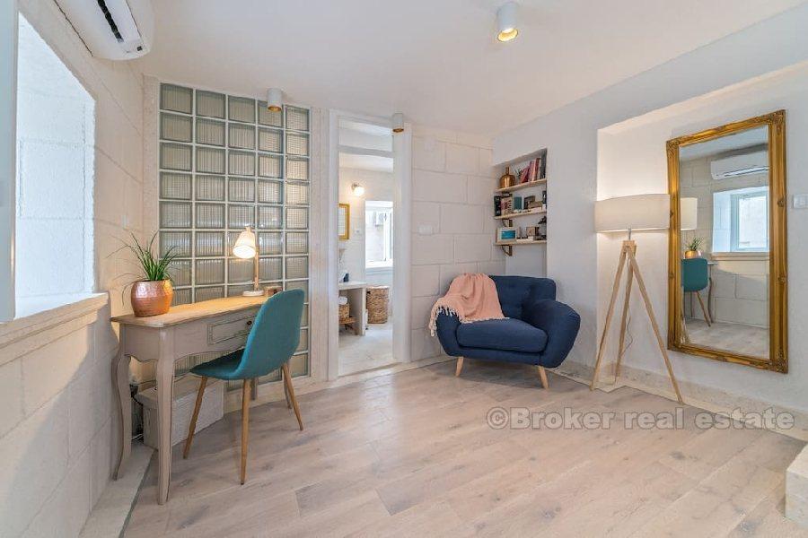 Maison en pierre rénovée en plein cœur de Split