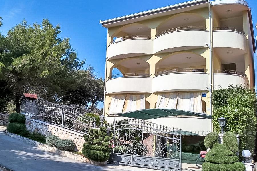 Apartmánový dům s výhledem na moře, prodej