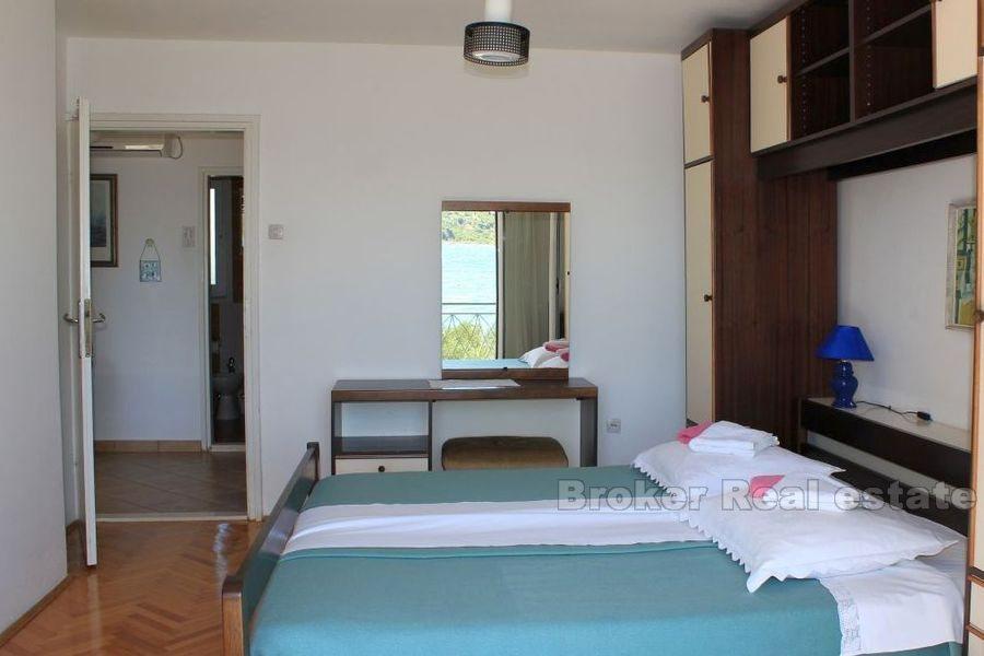 Dwa domy na większej działce, nad morzem, na sprzedaż