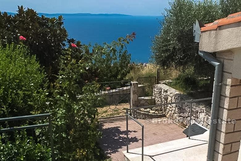 Casa con piscina, in vendita