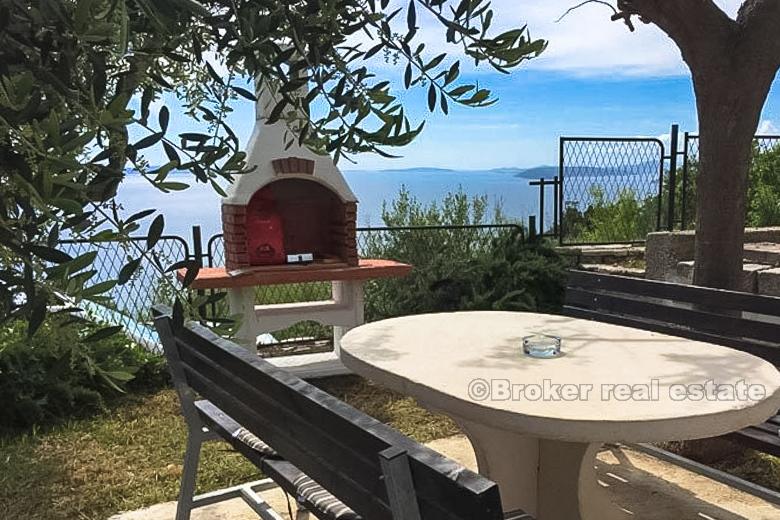 Casa con piscina, in vendita