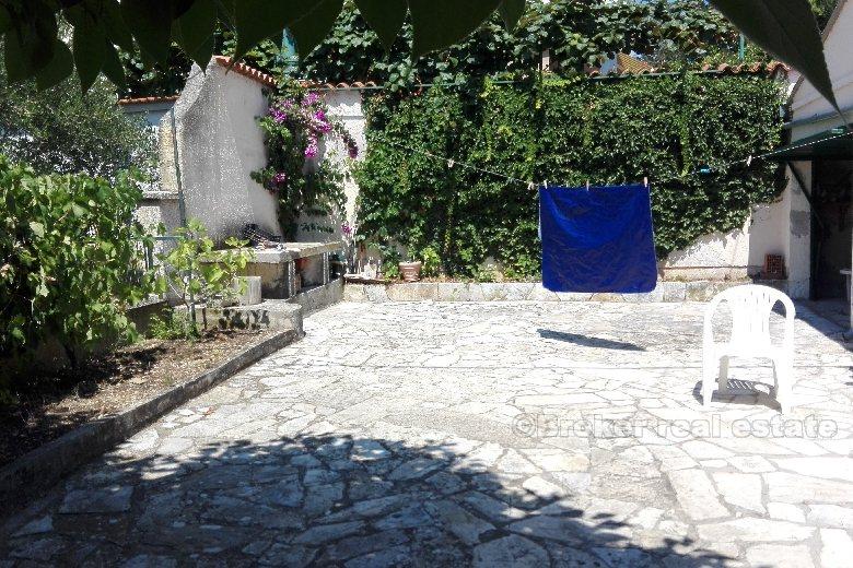 Casa in prima fila al mare, in vendita