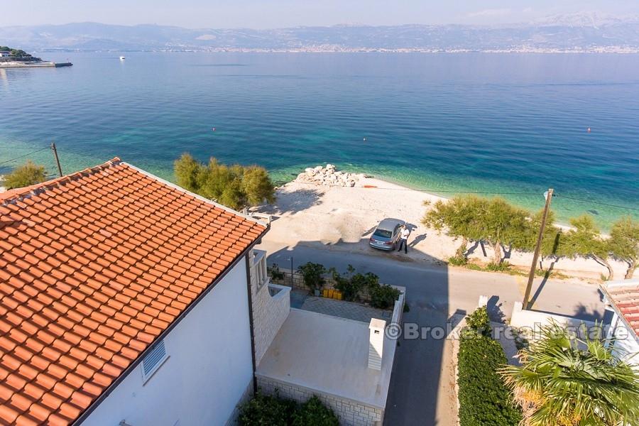 Apartment house, by the sea, for sale