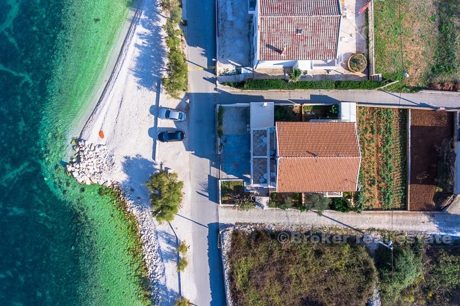 Apartmenthaus, direkt am Meer, zu verkaufen