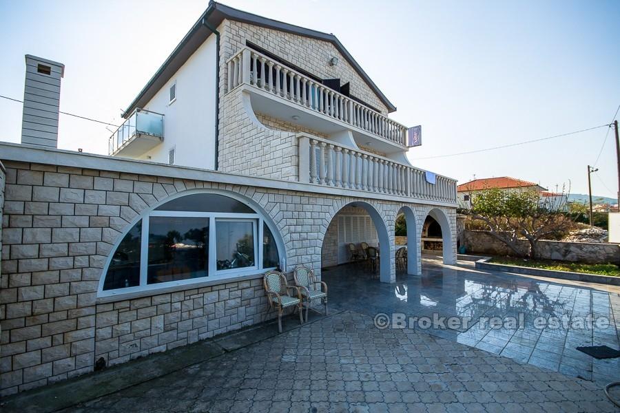 Apartment house, by the sea, for sale