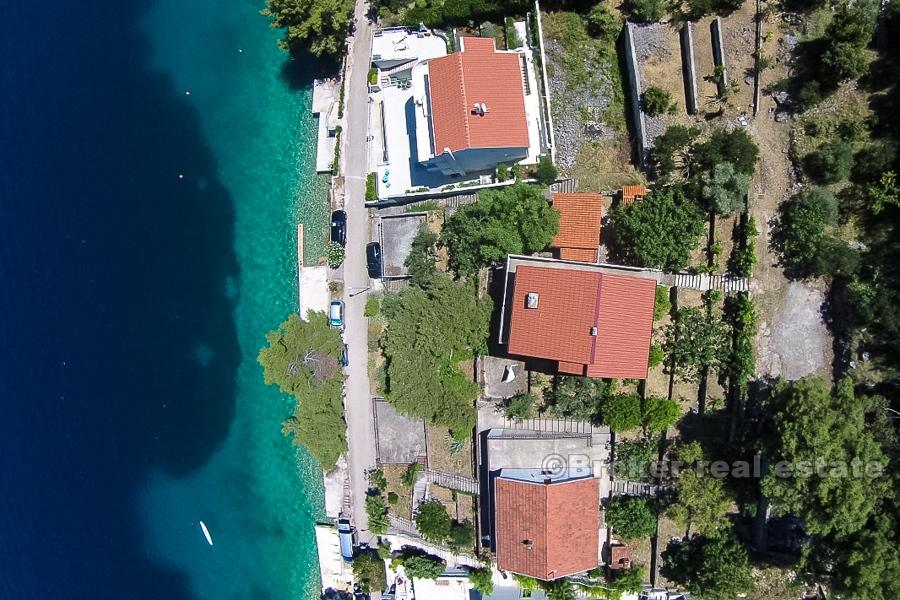 Maison, première rangée de la mer, à vendre