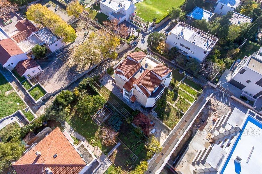 Meje, en villa-business familie villa