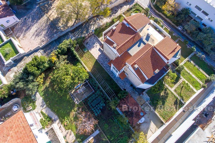 Meje, en villa-business familie villa