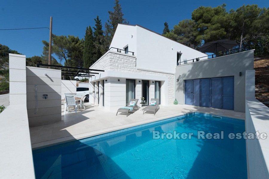 Villa in der Endphase der Konstruktion, Verkauf