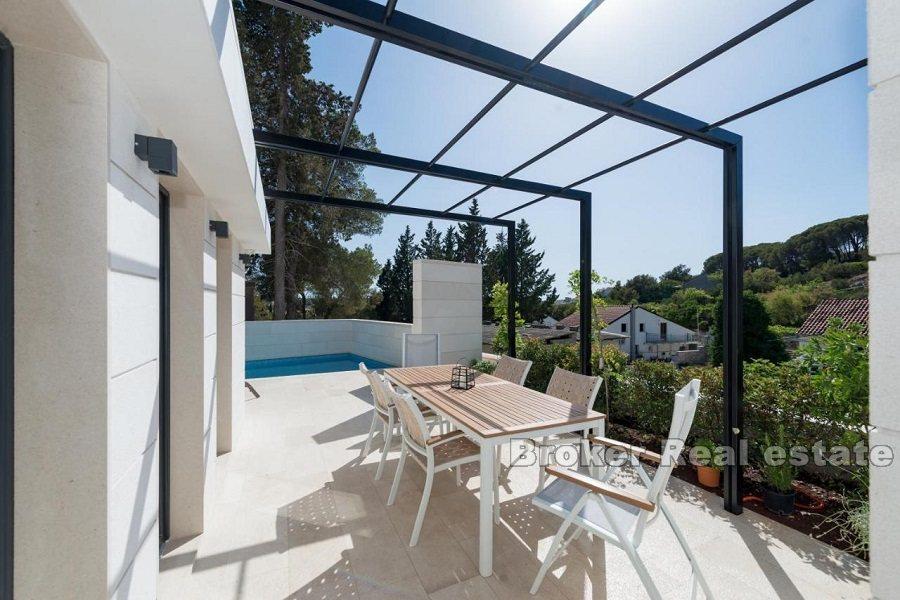 Villa in der Endphase der Konstruktion, Verkauf