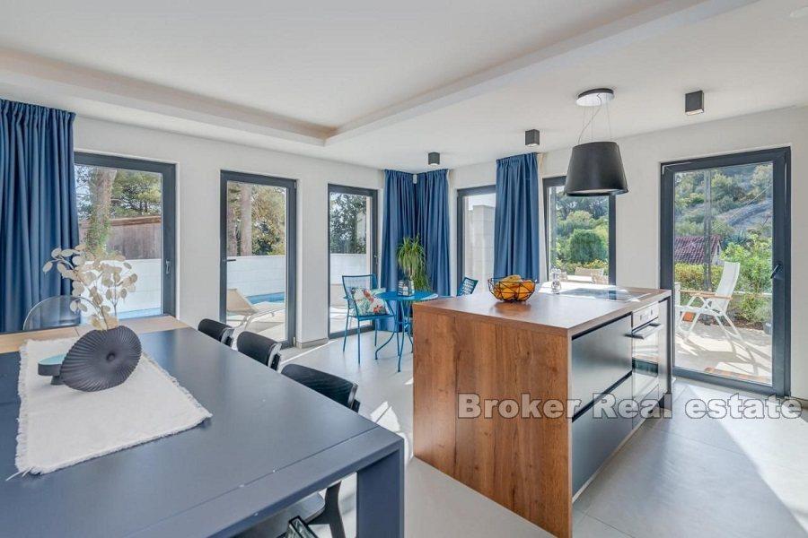 Villa i den endelige fasen av bygging, salg