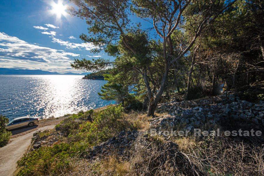 Building land by the sea, for sale