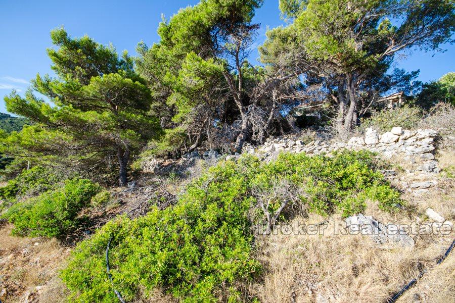 Building land by the sea, for sale