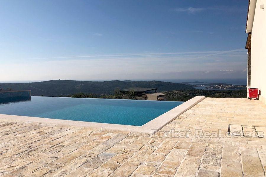 Villa con vista sul mare aperto, in vendita