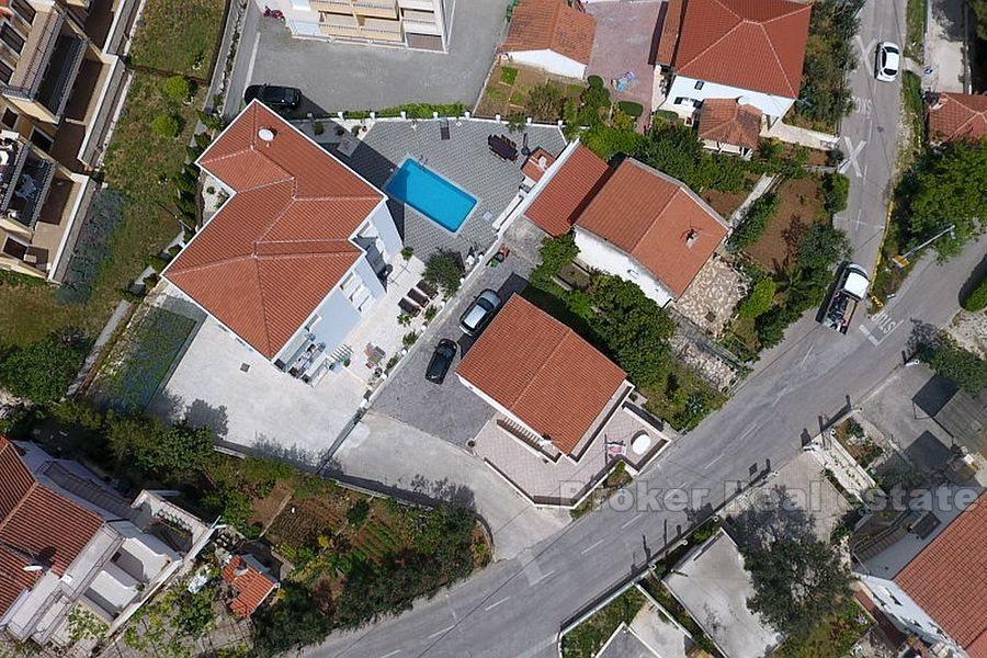 Detached house near the beach and the sea