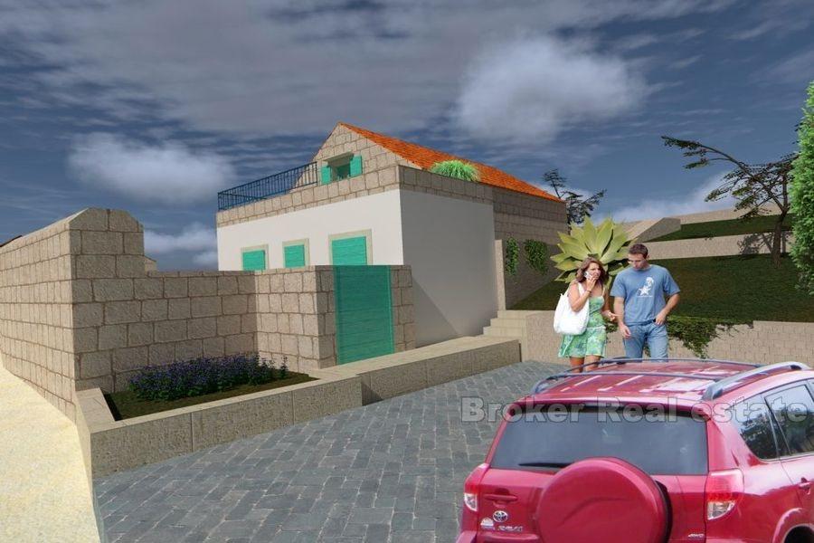 Строительный участок с каменным домом для реконструкции