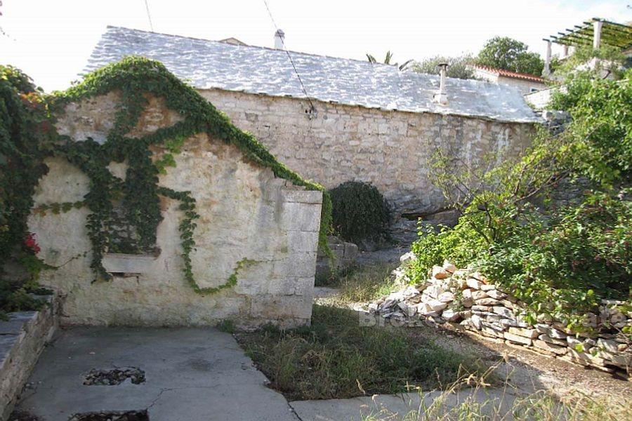 Building plot with stone house for reconstruction