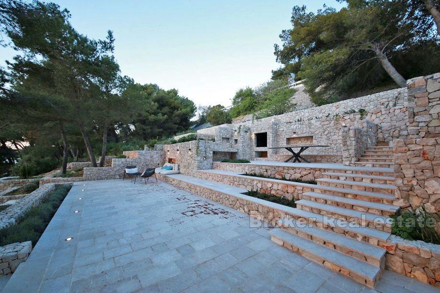 New, luxury and modern villa first row to the sea