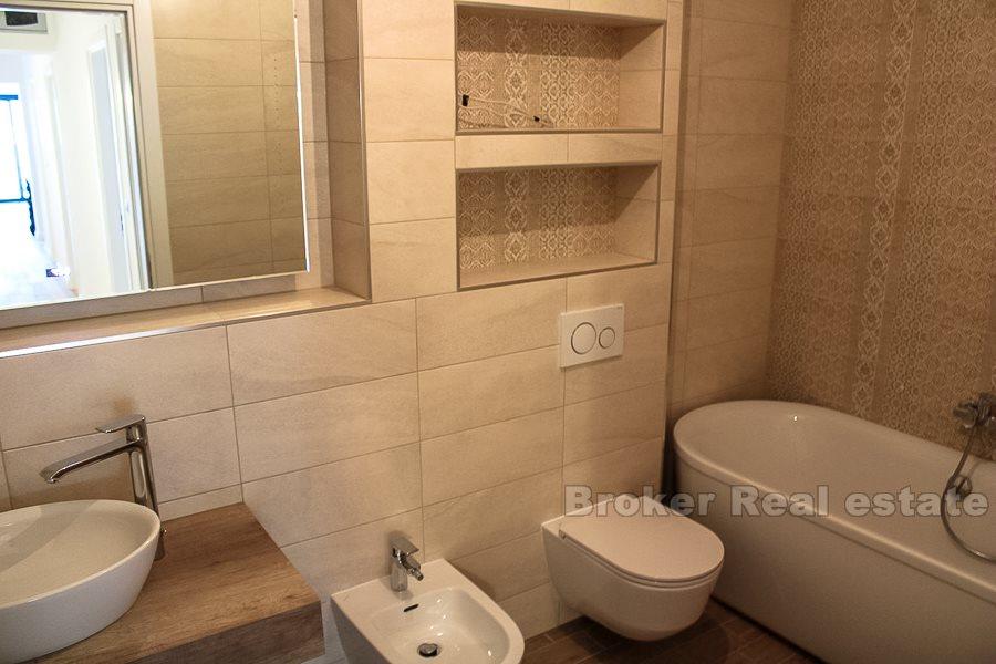Luxury apartment, first row to the sea, for sale